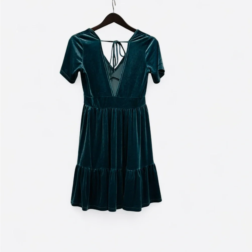 Wishlist Crushed Teal Velvet Tiered Dress size small - Picture 3 of 3